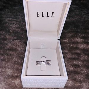 ELLE “RODEO DRIVE” INFINITY RING.